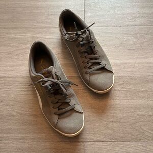 Puma Women’s Sneakers Size 6